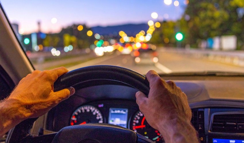 Conduite de nuit : améliorez votre confort visuel avec les verres Drive chez Michils Opticiens